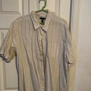 Van Heusen shortsleeved button down shirt